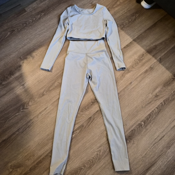 Daily Drills Pants - Daily Drills Long Sleeve Crop Top and Leggings Set Small